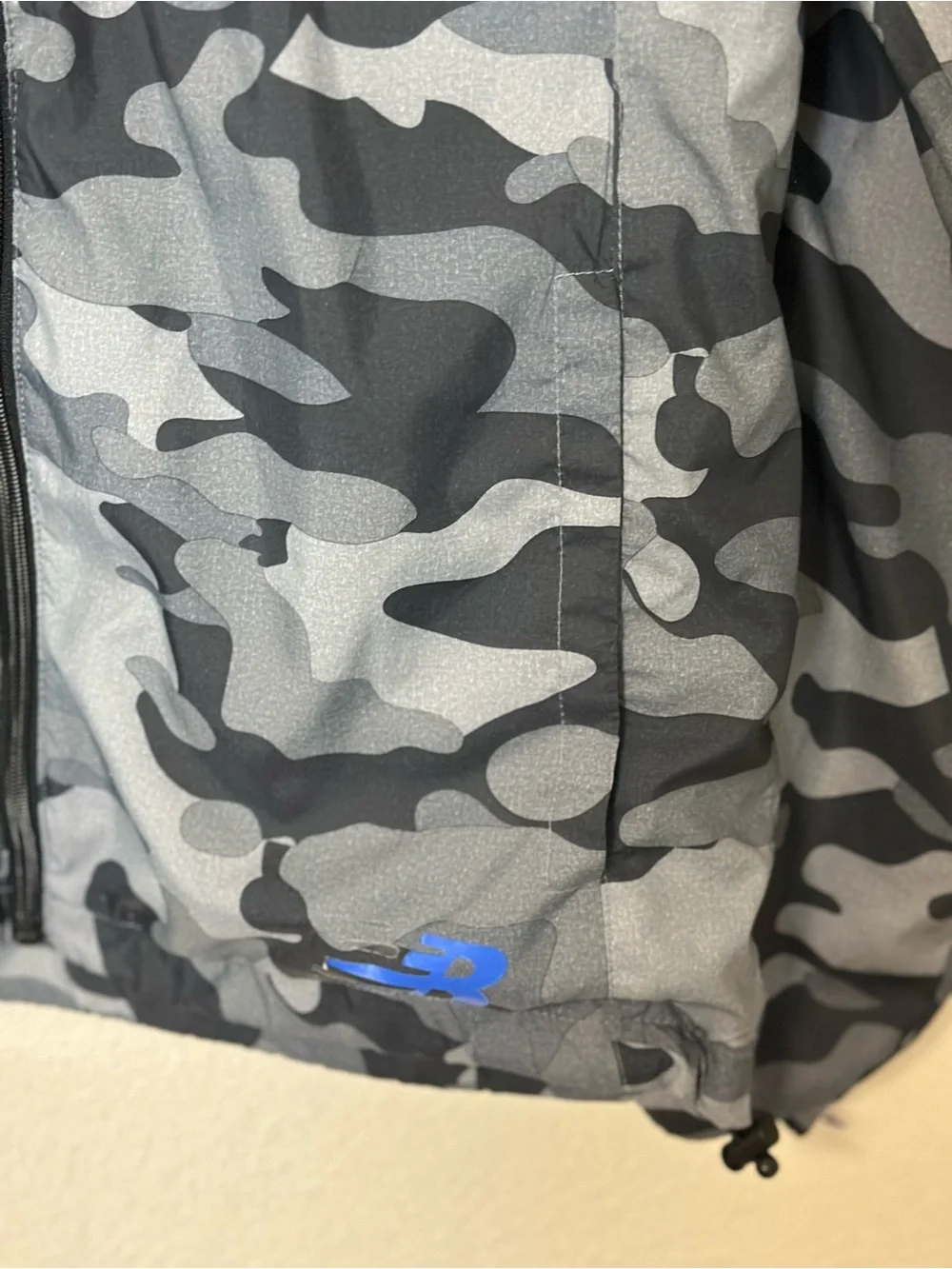 New Balance Men’s Gray & Black Camo Windbreaker Jacket with Hood